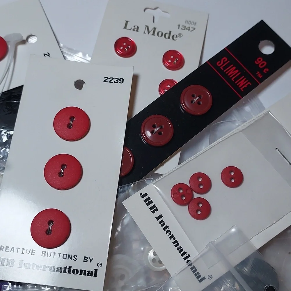 Lot of Vintage Buttons Sewing Handcrafts